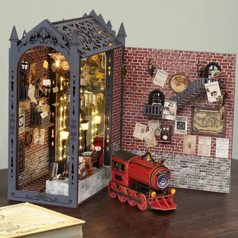 Fantasy Train Platform book nook kit – detail view 2