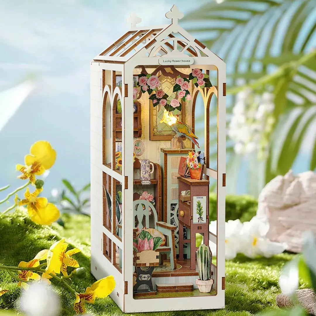 Kit de Book Nook Casa de las Flores de la Suerte