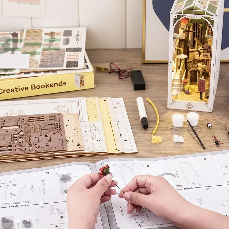 Kit de Book Nook «Pueblo Soleado»