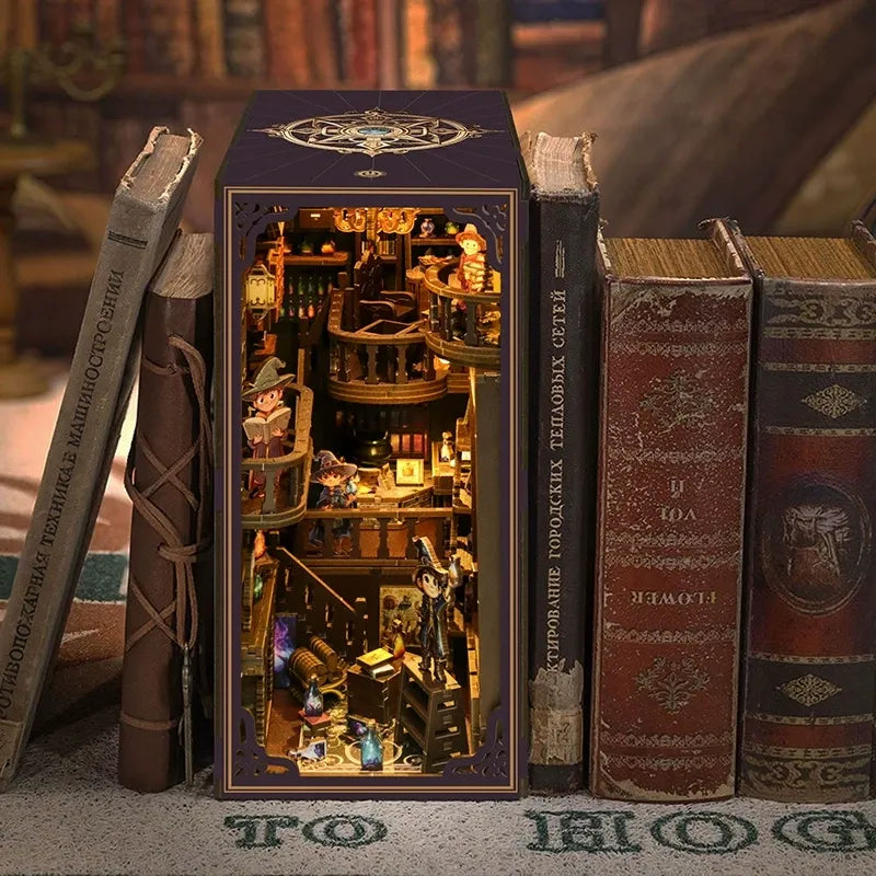 Kit de Book Nook «El libro del maestro de la alquimia»