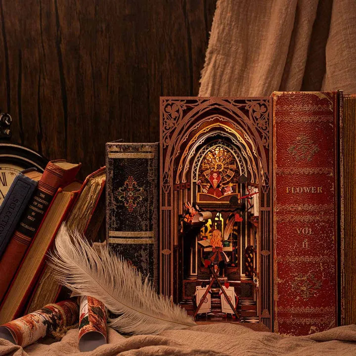 Kit de Book Nook «El libro de evidencias de Alice»