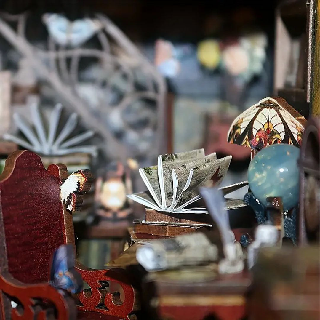 Book Nook - Sala de Colección de Mariposas