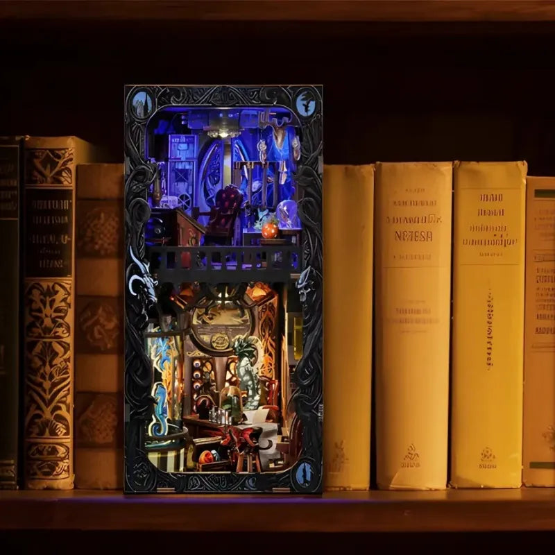 Kit de Book Nook Cámara de Bestias Exóticas