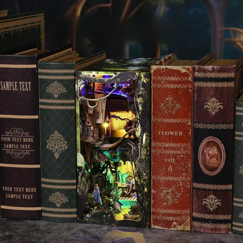 Book Nook - Por la Madriguera del Conejo Alicia en el País de las Maravillas