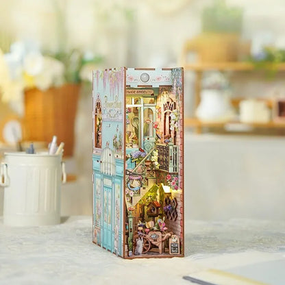 Book Nook - Floristería