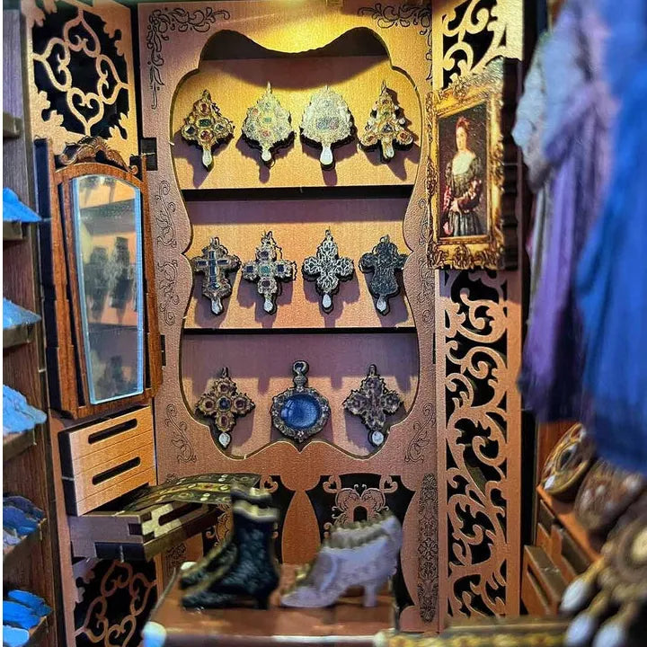 Kit de Book Nook «El magnífico guardarropa de la duquesa»