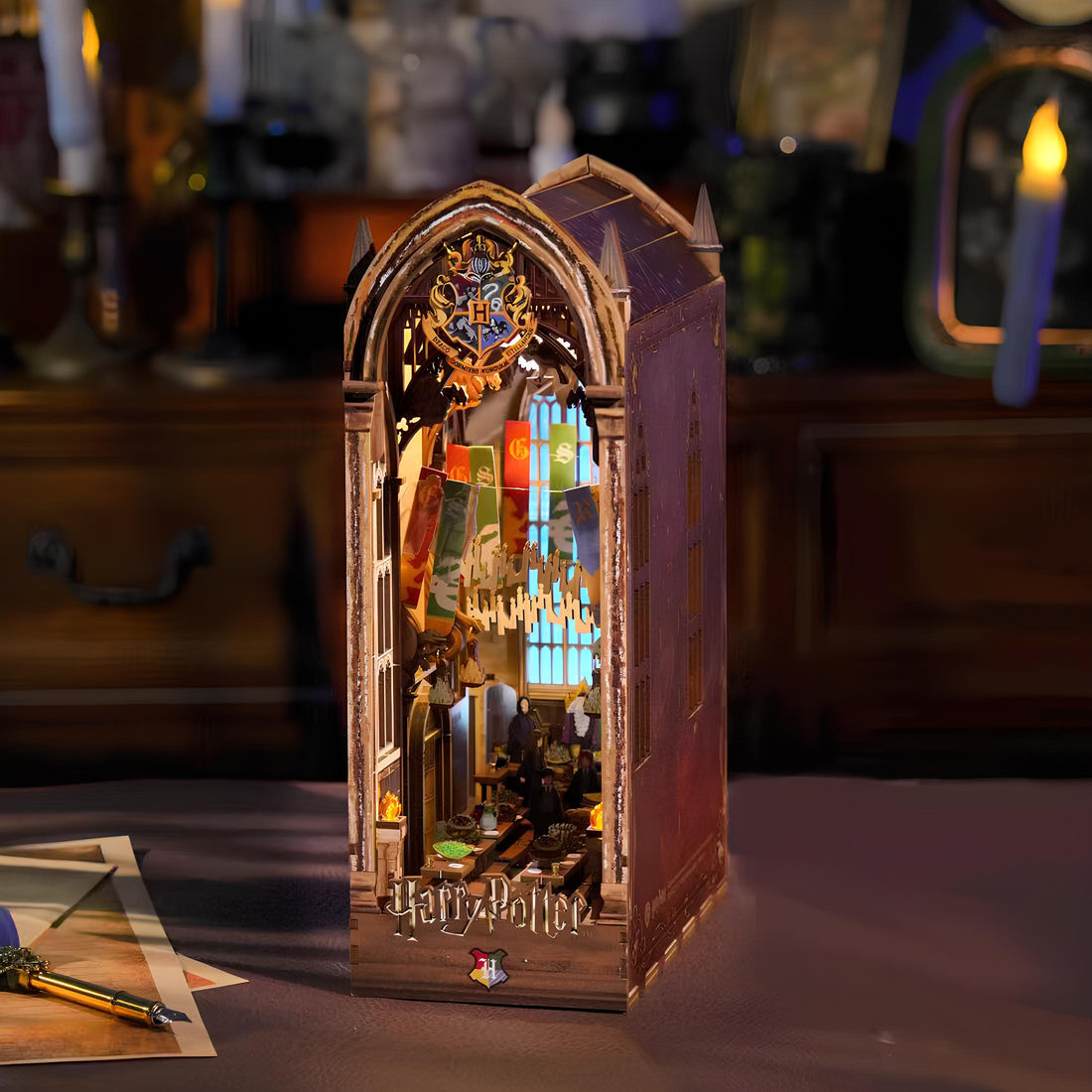 Kit de Book Nook del Gran Comedor de Hogwarts de Harry Potter