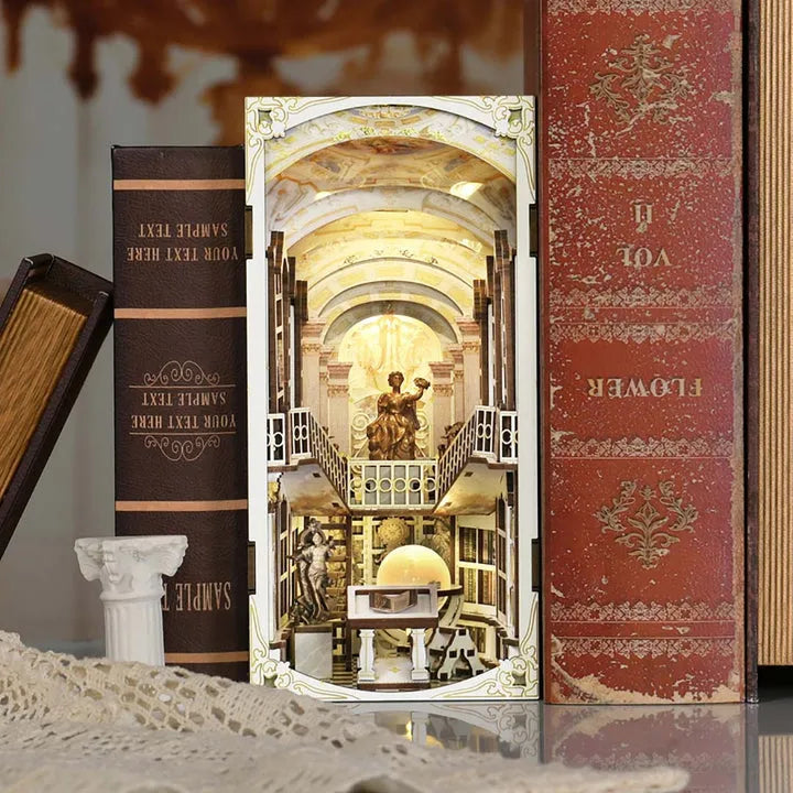 Kit de Book Nook «Biblioteca de los Dioses»