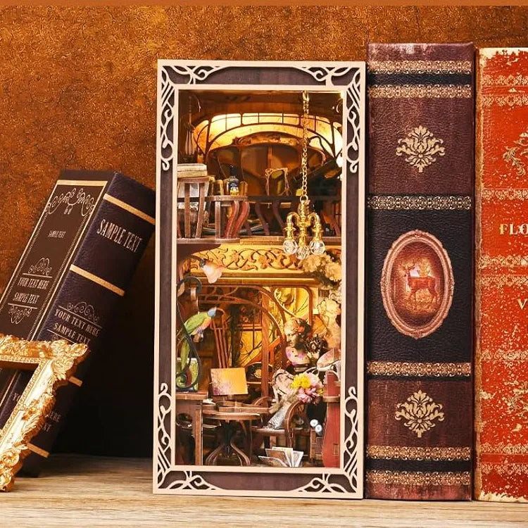 Book Nook - Día del Pintor al Anochecer