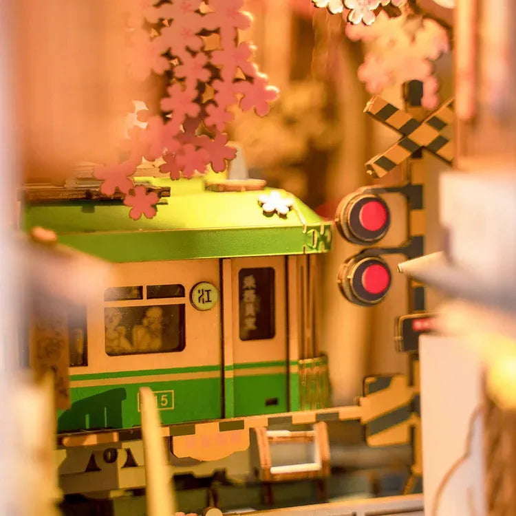 Sakura Densya book nook kit – detail view 4