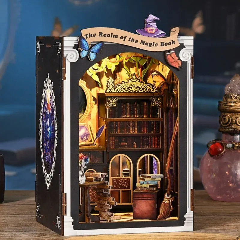 Kit de Book Nook «El reino del libro mágico»