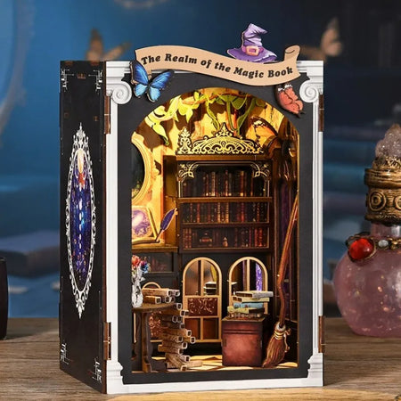 Kit de Book Nook «El reino del libro mágico»