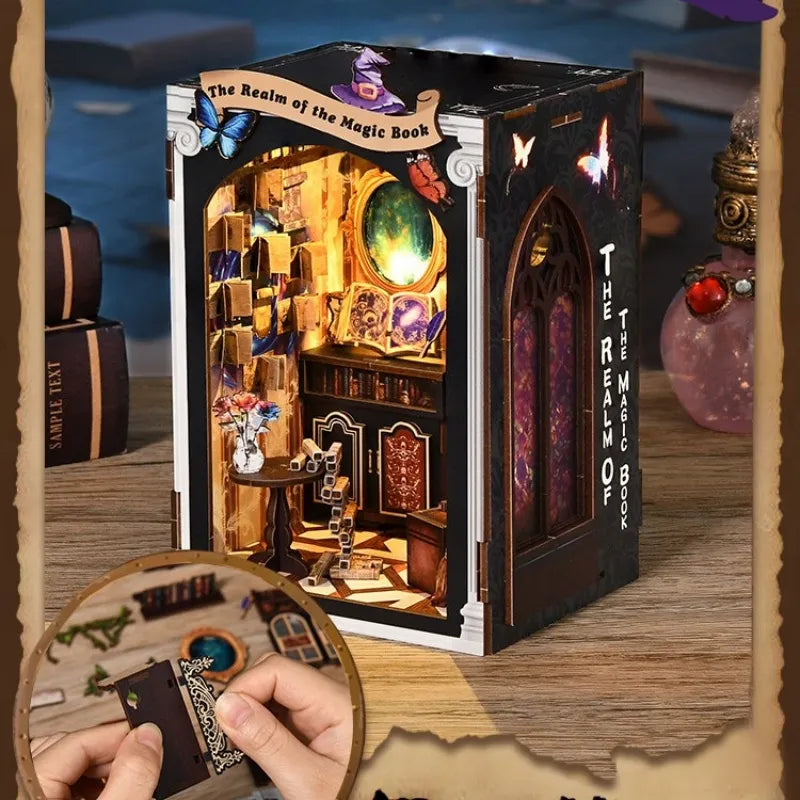 Kit de Book Nook «El reino del libro mágico»